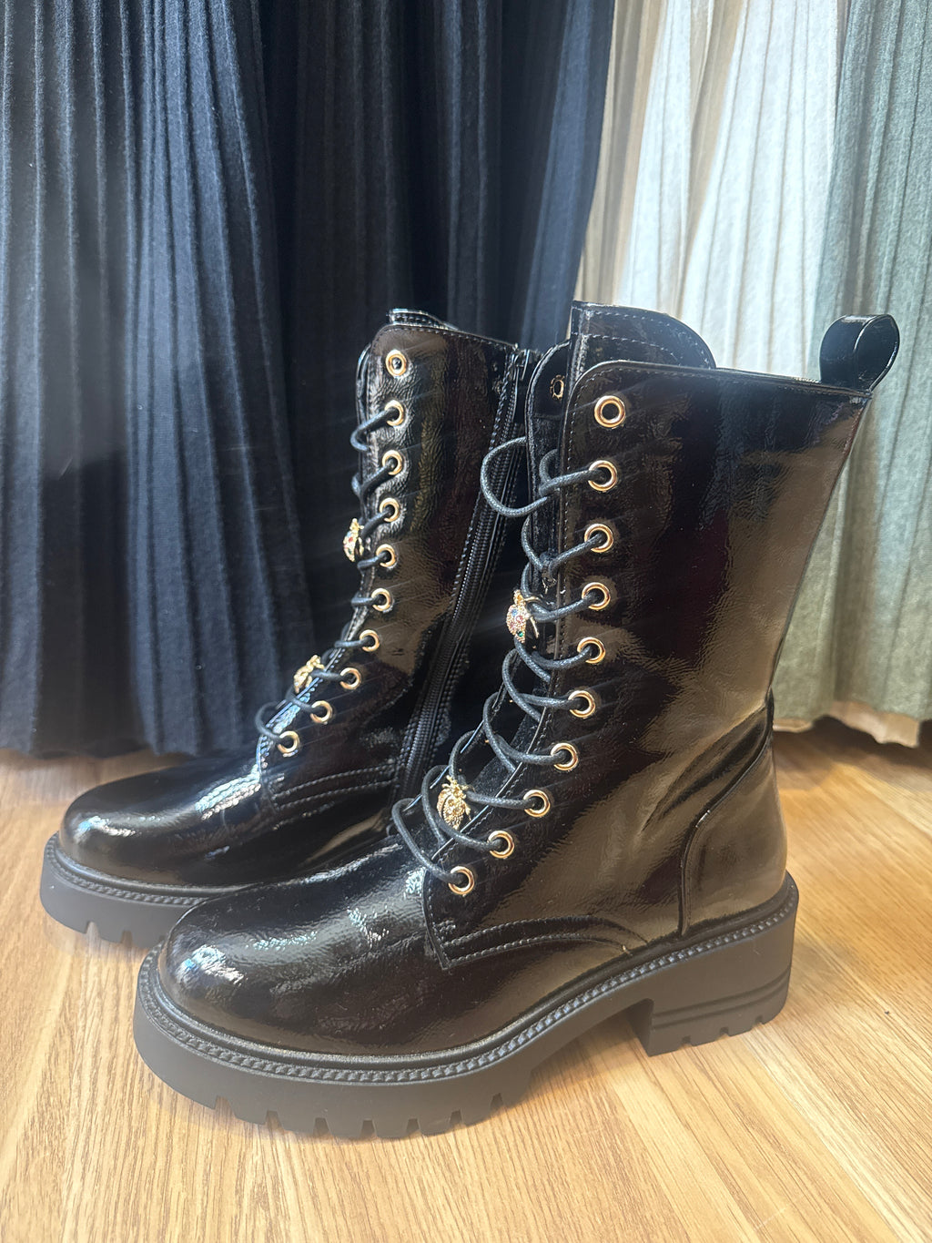 أحذية الفراشة