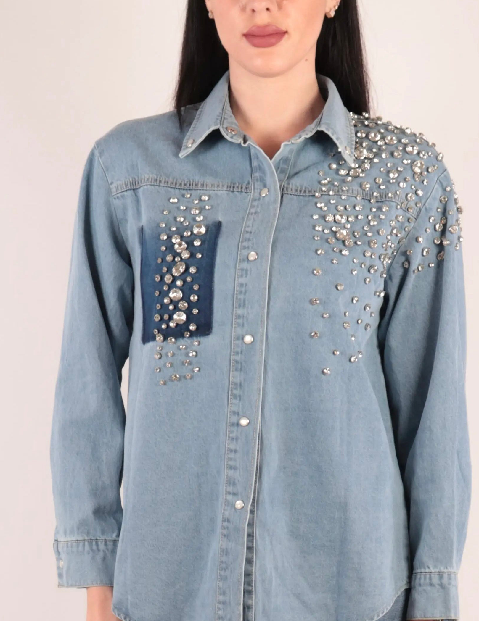 CAMISA JEEN CON PEDRERÍA
